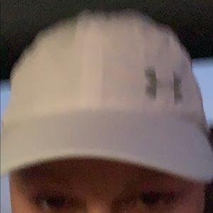 Meet your Posher, Claudia